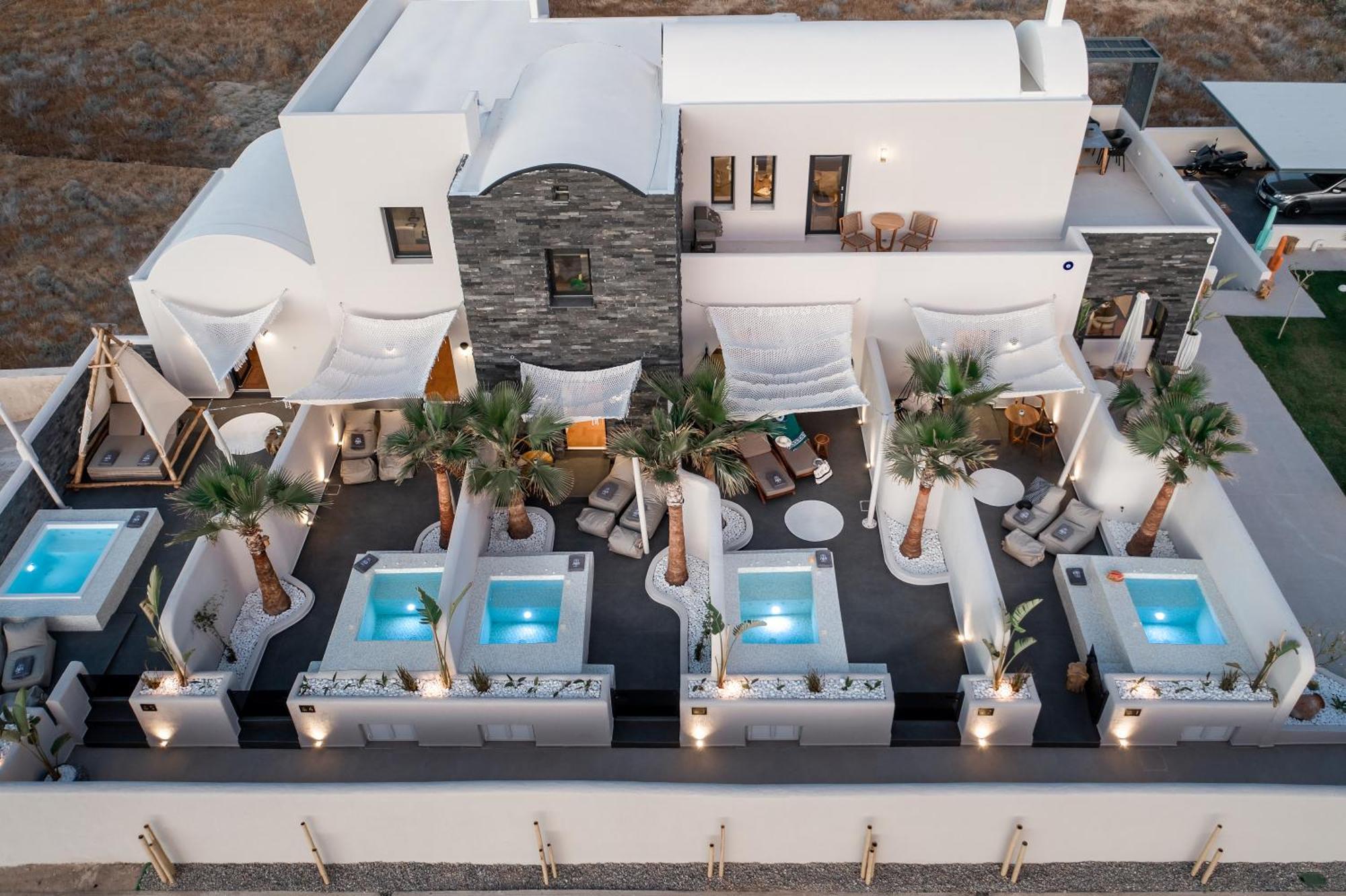 Aja Retreat Luxury Suites Камарі Екстер'єр фото